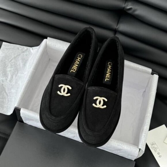 CHANEL Shoes - Black Chanel Sherling Loafers size 38